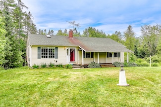 421 Cushing Rd, Cushing, ME 04563