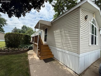 378 Tourangeau Dr, Rochester Hills, MI 48307
