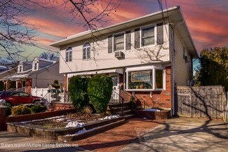 213 Hurlbert St, Staten Island, NY 10305