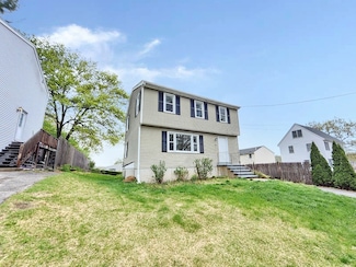 19 Hopeland St, Dracut, MA 01826