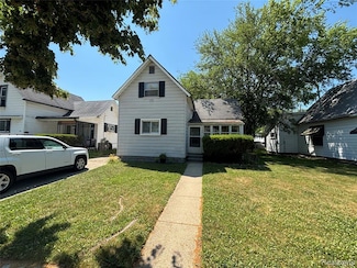 130 Meadle St, Mount Clemens, MI 48043