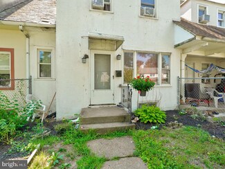21 2nd Ave, Claymont, DE 19703