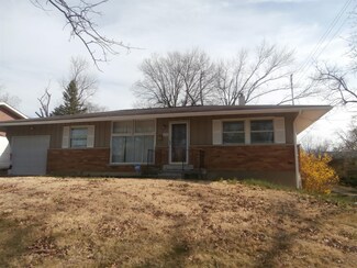 686 Cranford Dr, Cincinnati, OH 45240