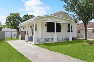 3211 Jackson Blvd, Chalmette, LA 70043