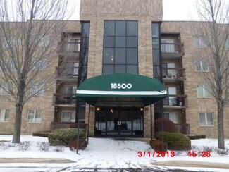 18600 Village West Dr Unit 305, Hazel Crest, IL 60429