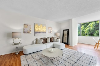 1400 Pensacola St Unit 505, Honolulu, HI 96822