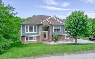 5132 Fairview Dr, Mount Pleasant, PA 15666