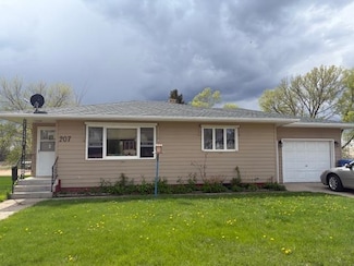 207 S Main St, Viborg, SD 57070