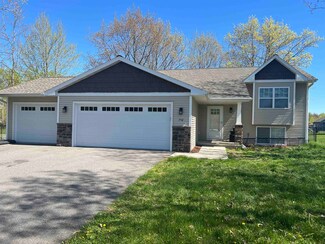 752 Pinedale Ln, Mosinee, WI 54455