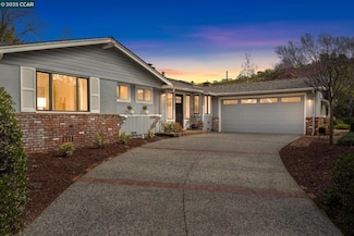 196 Wilkie Dr, Walnut Creek, CA 94598