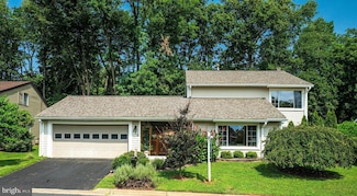 116 Sugarland Run Dr, Sterling, VA 20164
