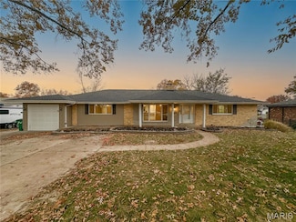 5457 Mild Dr, Saint Louis, MO 63129