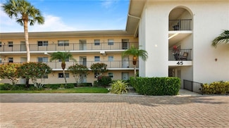 45 High Point Cir S Unit 304, Naples, FL 34103