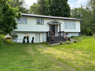 166 Kelley Rd, Orono, ME 04473