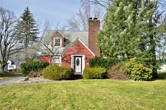 1378 Beechcrest St NW, Warren, OH 44485