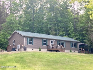 841 Battle Hill Rd, Hague, NY 12836
