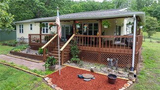660 Upper Prairie Hollow Rd, MacKs Creek, MO 65786