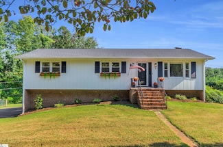 8 Knoll Cir, Greenville, SC 29609