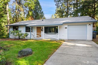 4060 Chinook Place NW, Bremerton, WA 98312