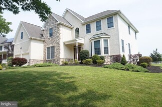 39 Fieldcrest Dr, Columbus, NJ 08022