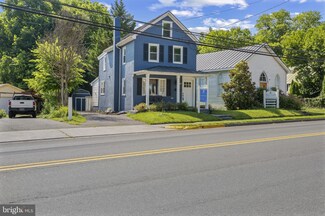 210 N Buckmarsh St, Berryville, VA 22611