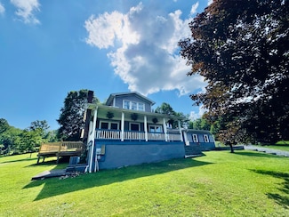 2619 Chestnutburg Rd, Victor, WV 25938