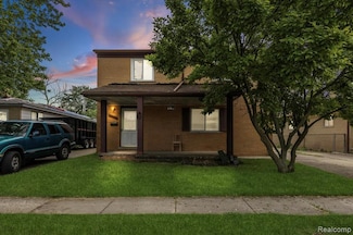 19578 Opal St, Clinton Township, MI 48035