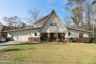 1422 E Lakeshore Dr, Carriere, MS 39426