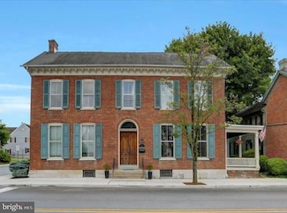 49 N Carlisle St, Greencastle, PA 17225