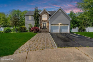 11 Patio Ct, Monroe Township, NJ 08831