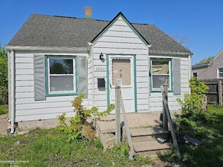 29221 Harding St, Roseville, MI 48066