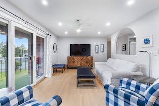 221 Oak St Unit 2-31, Brockton, MA 02301