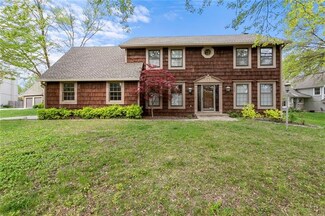 10808 Horton St, Leawood, KS 66211