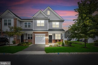 2 Cannon Dr, Pennington, NJ 08534