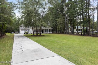 325 Morgan Cove Dr, Burgaw, NC 28425