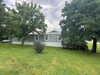 1138 W Elm St, Morrisville, MO 65710