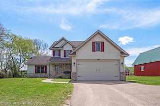 3190 W Rattalee Lake Rd, Holly, MI 48442