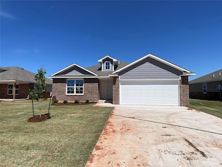 928 S Bear Ln, Mustang, OK 73064