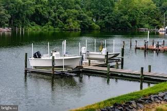17760 Lawrence St, Saint Inigoes, MD 20684
