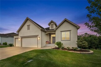 7124 Meadowsweet Ln, Shawnee, KS 66227