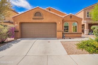 8751 N Black Pine Dr, Tucson, AZ 85743