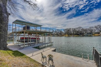1108 S Lakeside Dr, Burnet, TX 78611