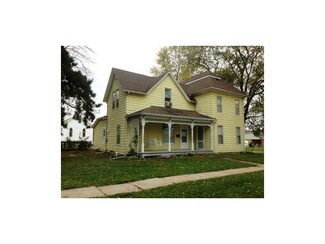 200 E School St, Hamilton, MO 64644