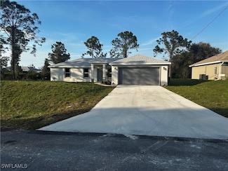 2902 40th St W, Lehigh Acres, FL 33971