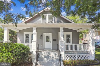 3700 35th St, Mount Rainier, MD 20712