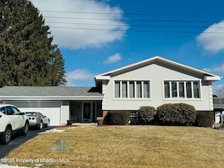 171 Limewood Rd, Shavertown, PA 18708