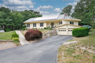 106 Ambleside Dr, Falmouth, MA 02540