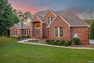 303 Pine Haven Rd, Gadsden, AL 35901