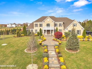 7 Equinox Ln, Freehold, NJ 07728