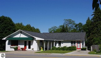 119 Waukazoo St, Northport, MI 49670